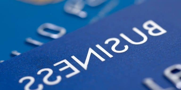 Que faire si vous trouvez une carte bleue dans votre machine à laver?