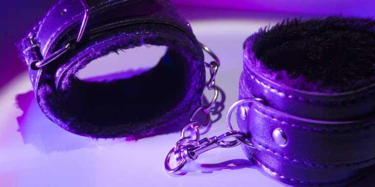 Comment bien débuter le SM (sado-masochisme) ?