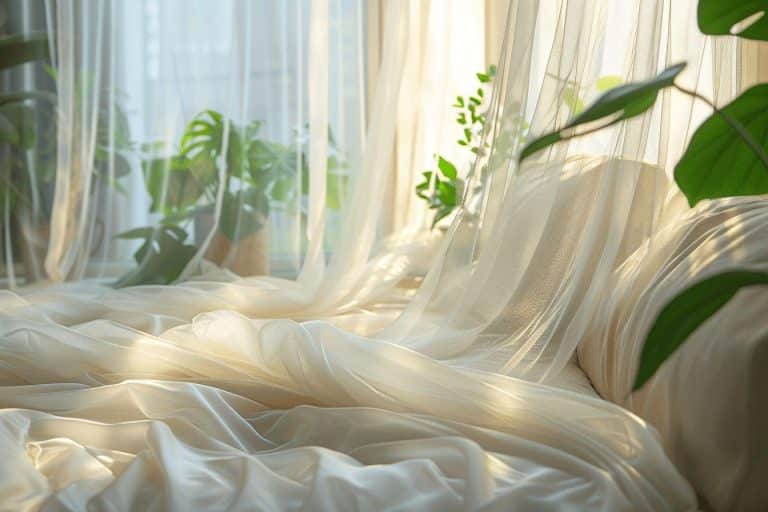 Pourquoi choisir des moustiquaires plissées : avantages et praticité pour votre intérieur