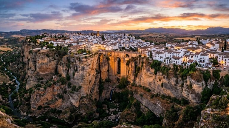 découvrez ronda en espagne, une ville riche en histoire et en paysages spectaculaires, idéale pour les amateurs de culture et d'aventure.