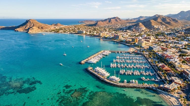 découvrez pourquoi la paz au mexique est souvent perçue comme une destination dangereuse, tout en explorant ses attraits uniques et conseils pour un séjour en toute sécurité.