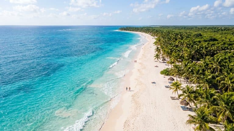 découvrez les meilleures destinations pour voyager en novembre et profiter d'un climat agréable, que ce soit au soleil, à la montagne ou en ville.